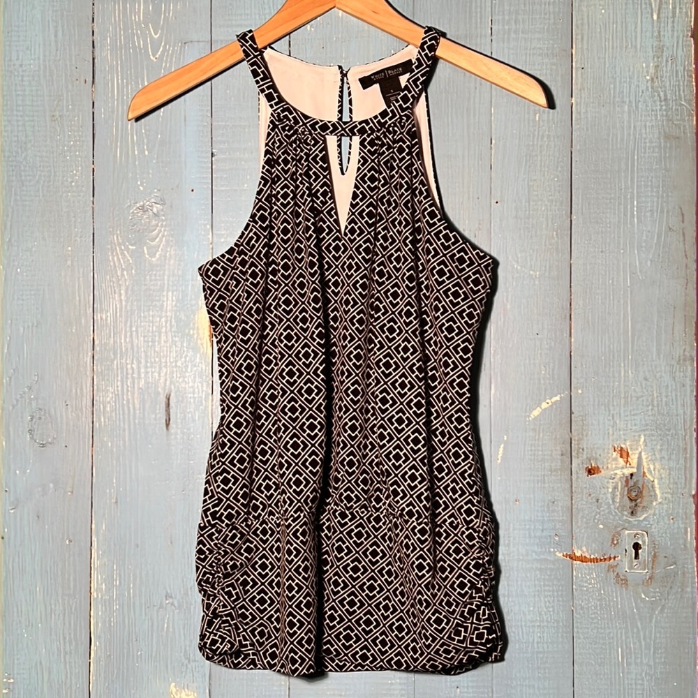 White House Black Market geometric sleeveless top small black white